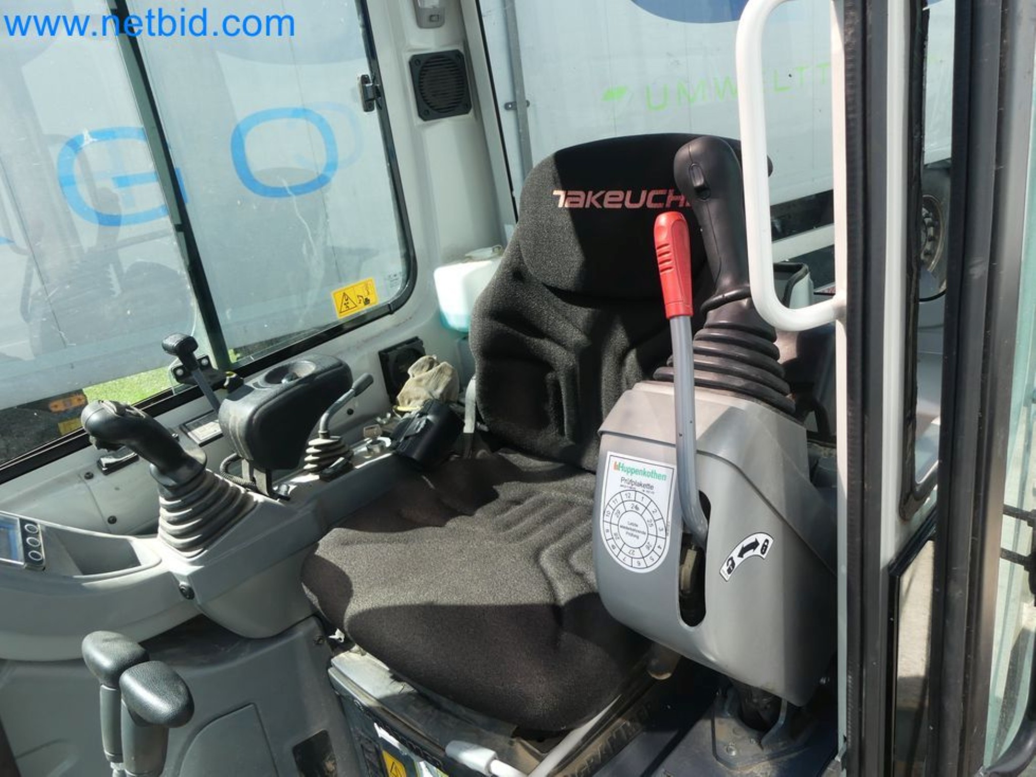 Minikoparka TAKEUCHI TB 225 GI-27