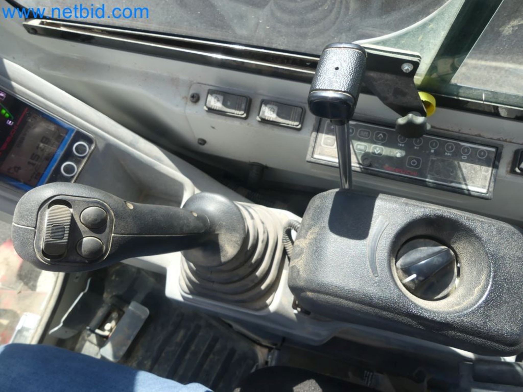 Minikoparka TAKEUCHI TB 225 GI-30