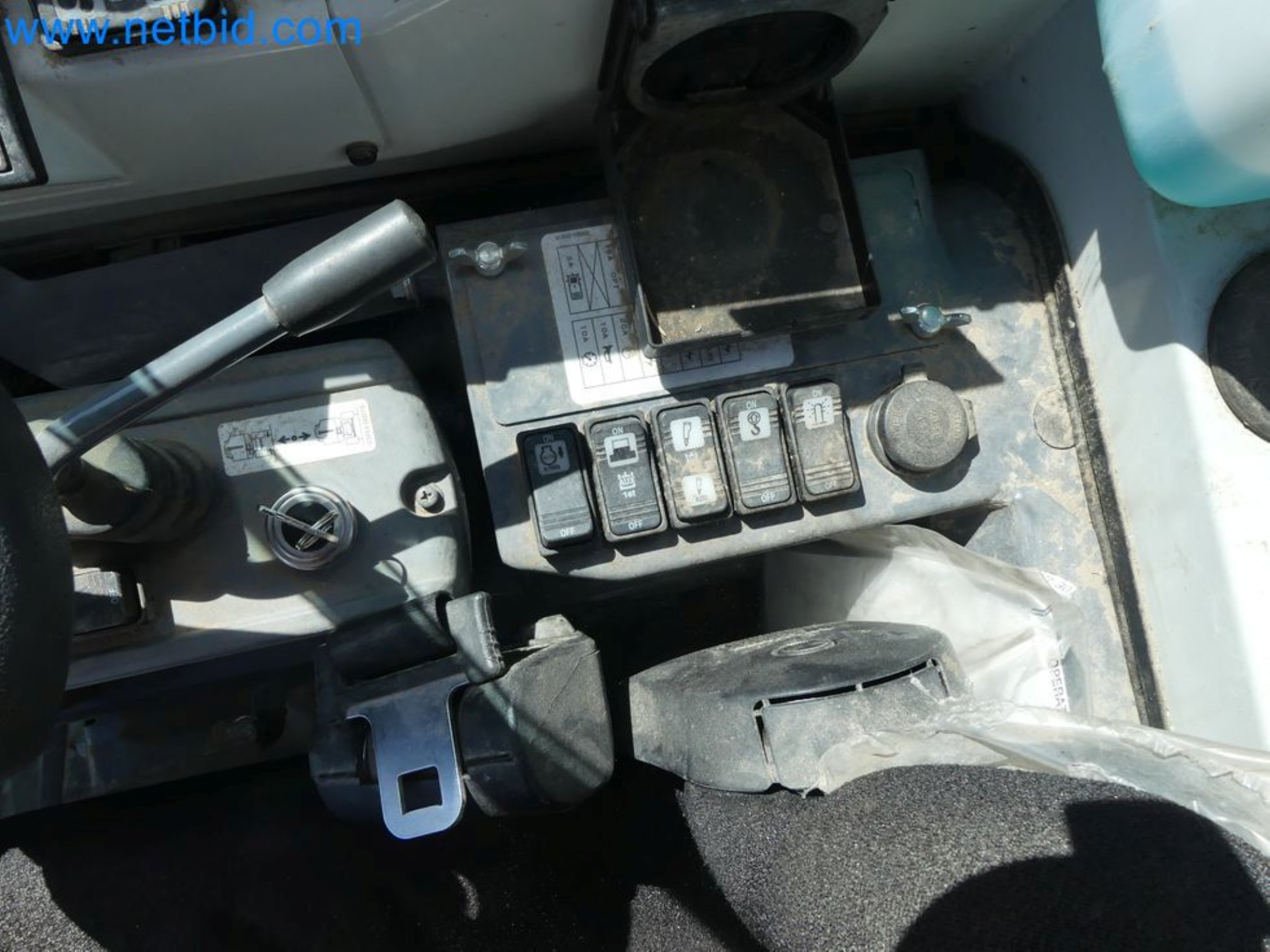 Minikoparka TAKEUCHI TB 225 GI-31