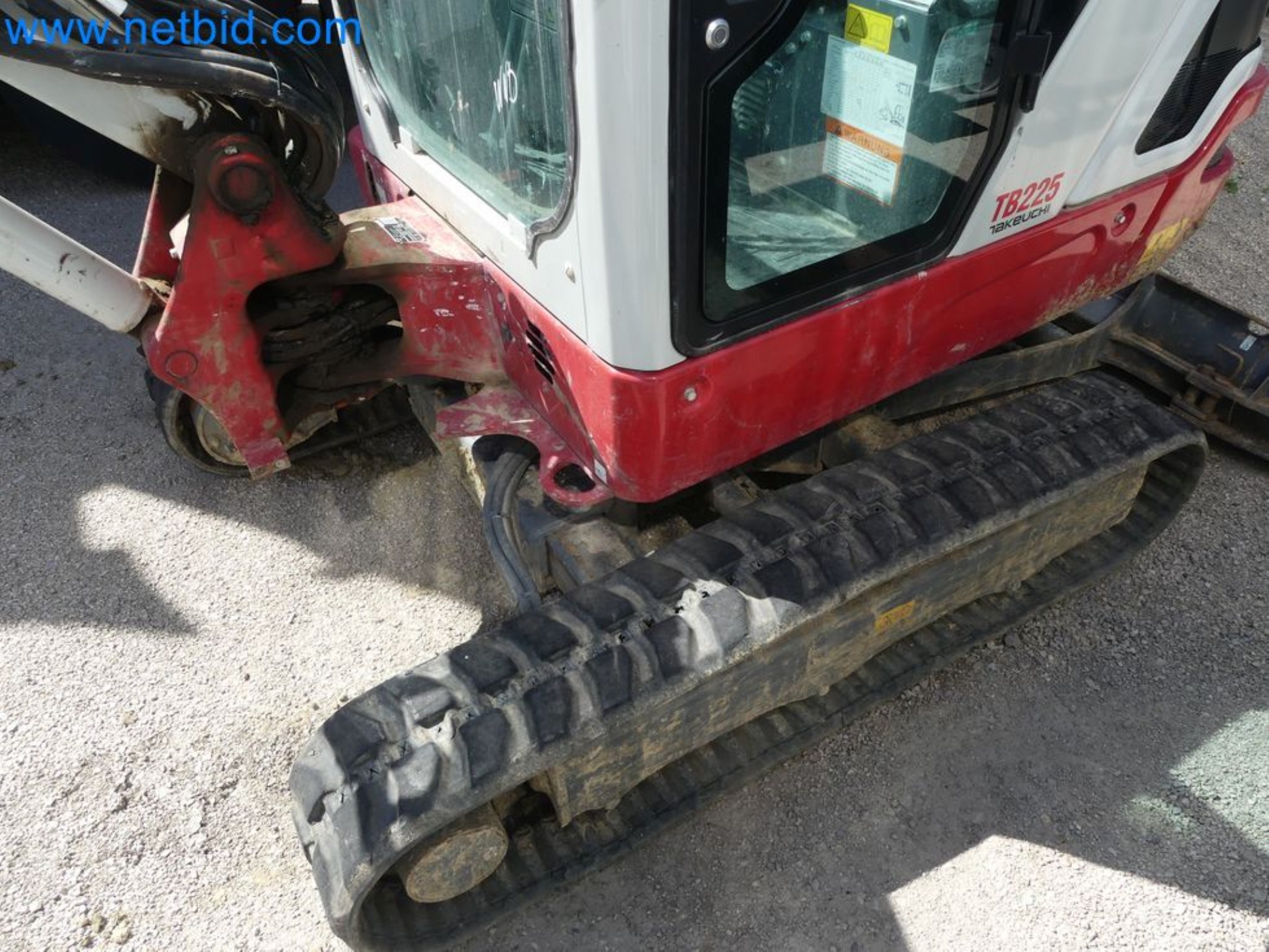 Minikoparka TAKEUCHI TB 225 GI-4
