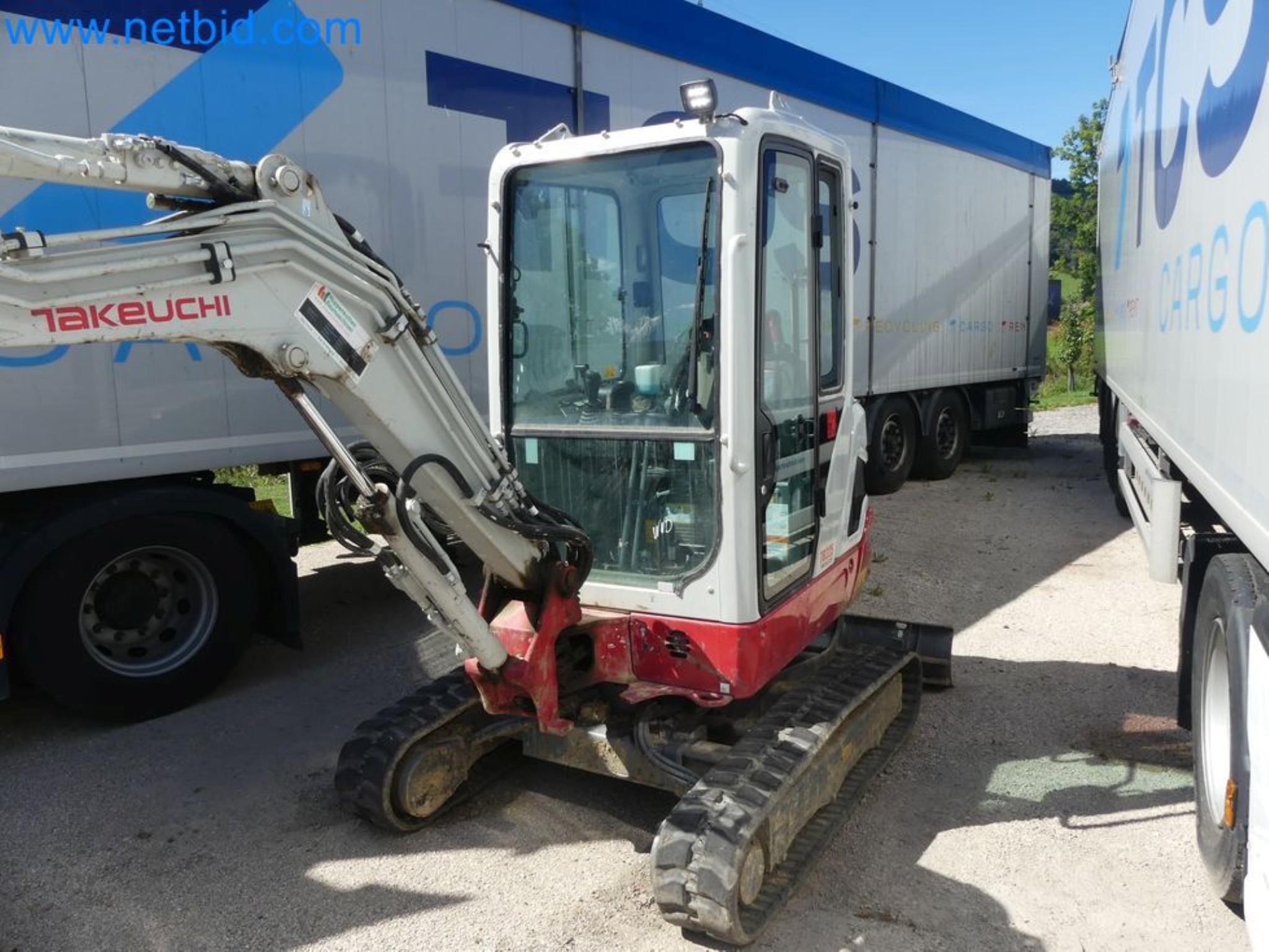Minikoparka TAKEUCHI TB 225 GI-56
