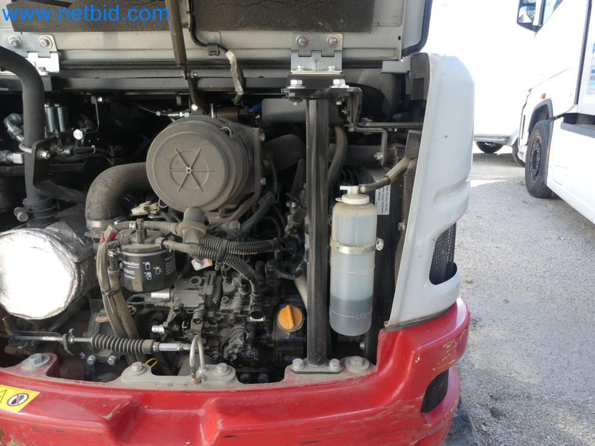 Minikoparka TAKEUCHI TB 225 GI-57