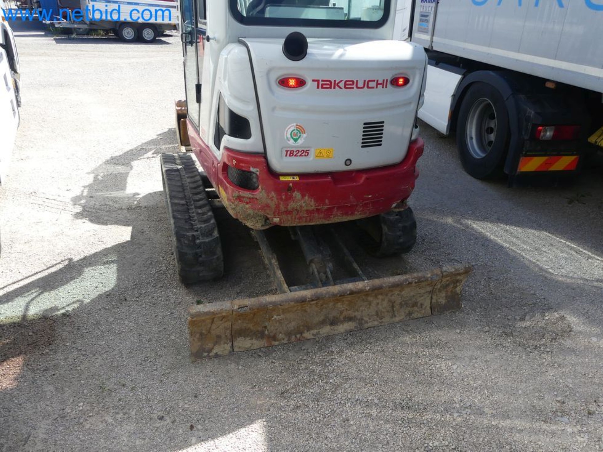 Minikoparka TAKEUCHI TB 225 GI-5