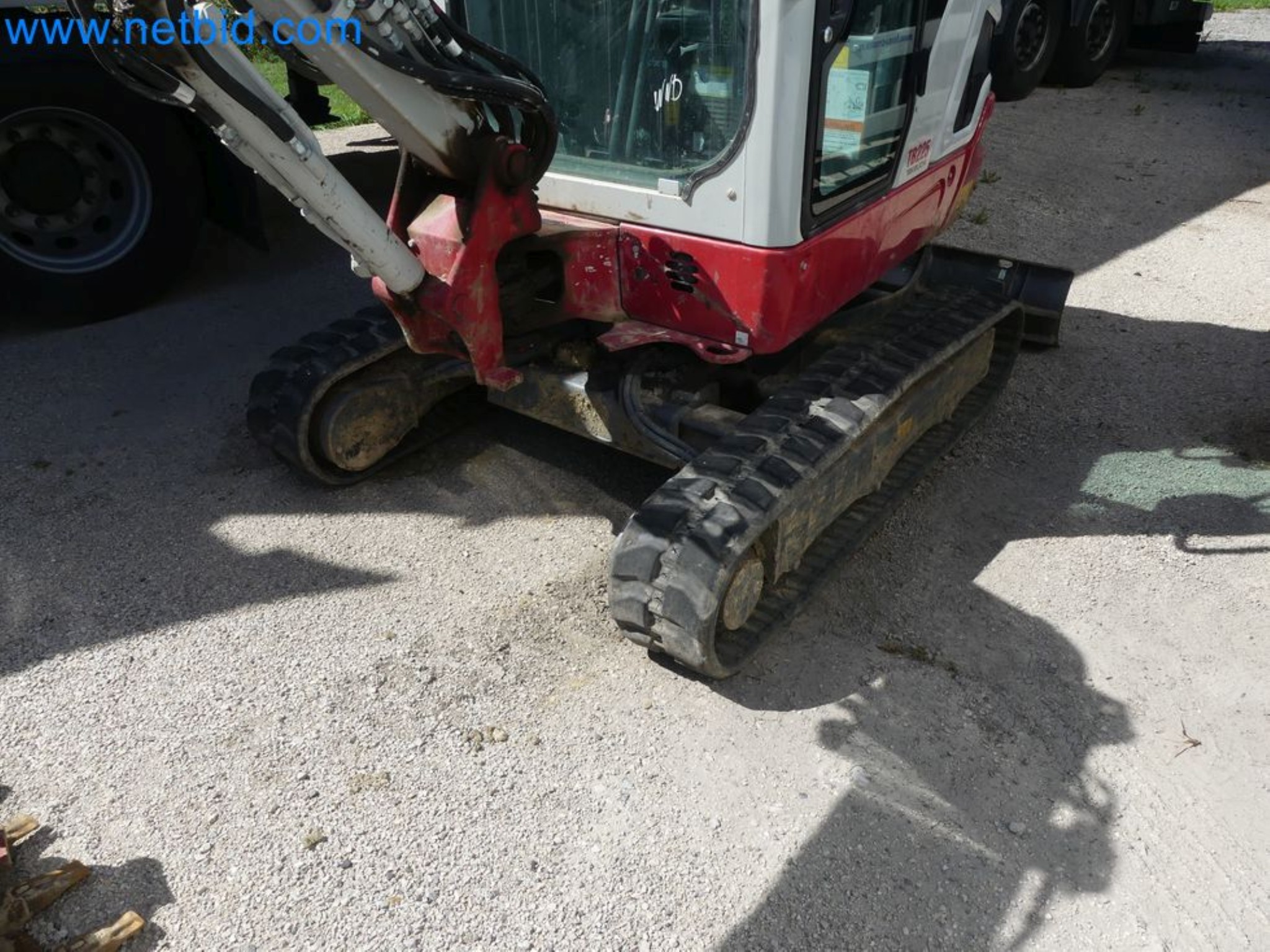 Minikoparka TAKEUCHI TB 225 GI-63