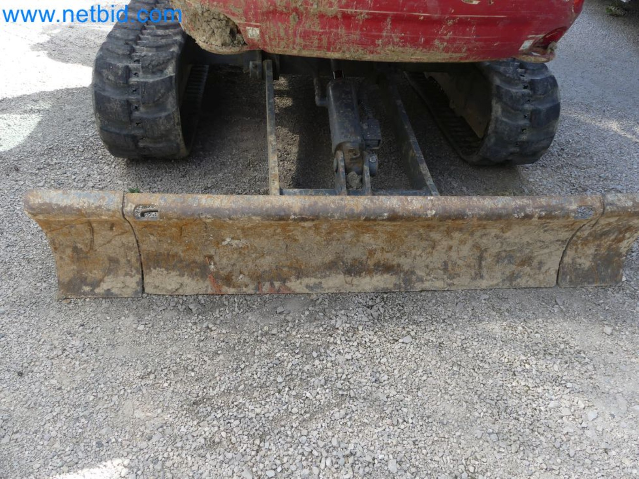 Minikoparka TAKEUCHI TB 225 GI-9