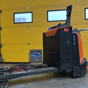 Elektryczny wózek paletowy TOYOTA LPE200