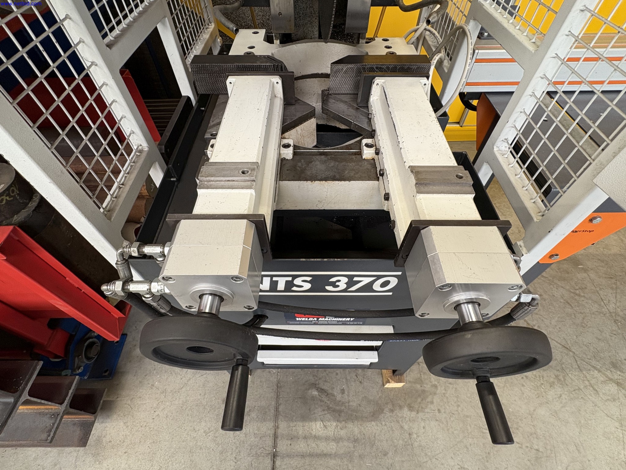 Restrukturalizace kovozpracujícího závodu v Nizozemsku-12