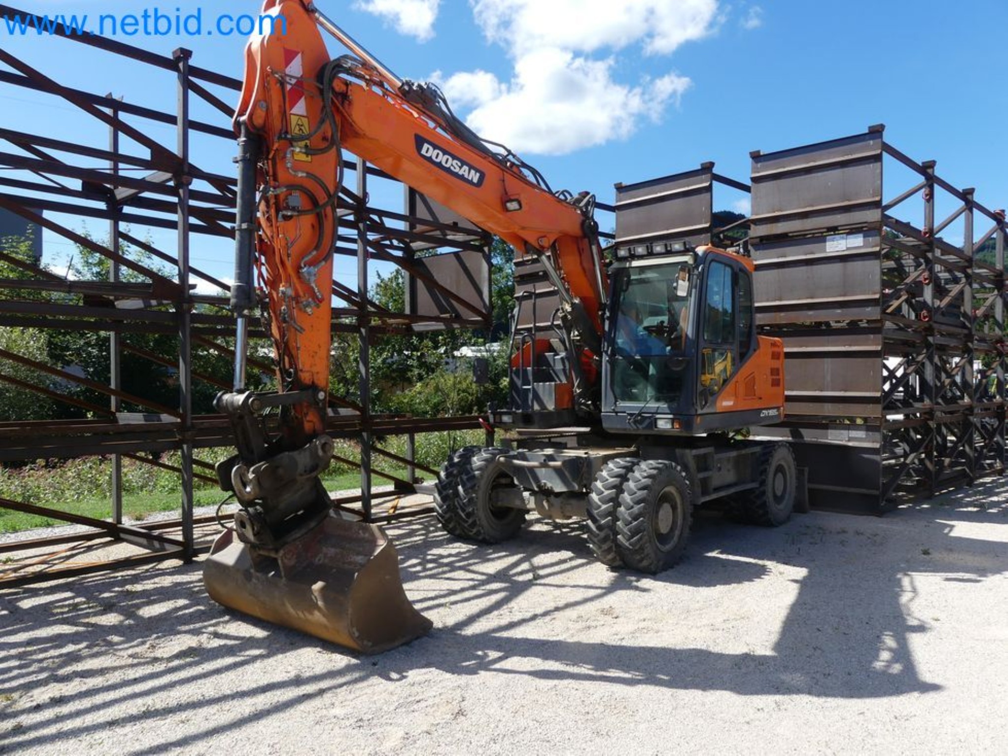 Koparka mobilna DOOSAN DX165W-1