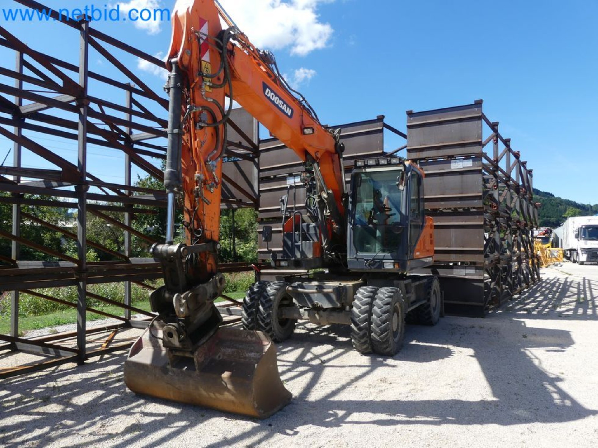 Koparka mobilna DOOSAN DX165W-23