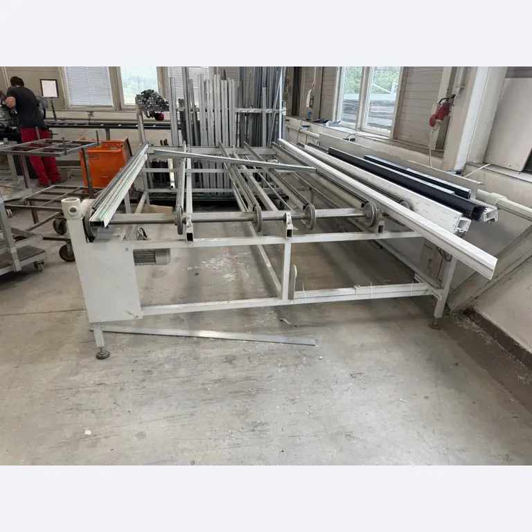 Maschinen zur Herstellung von Kunststofffenstern-4