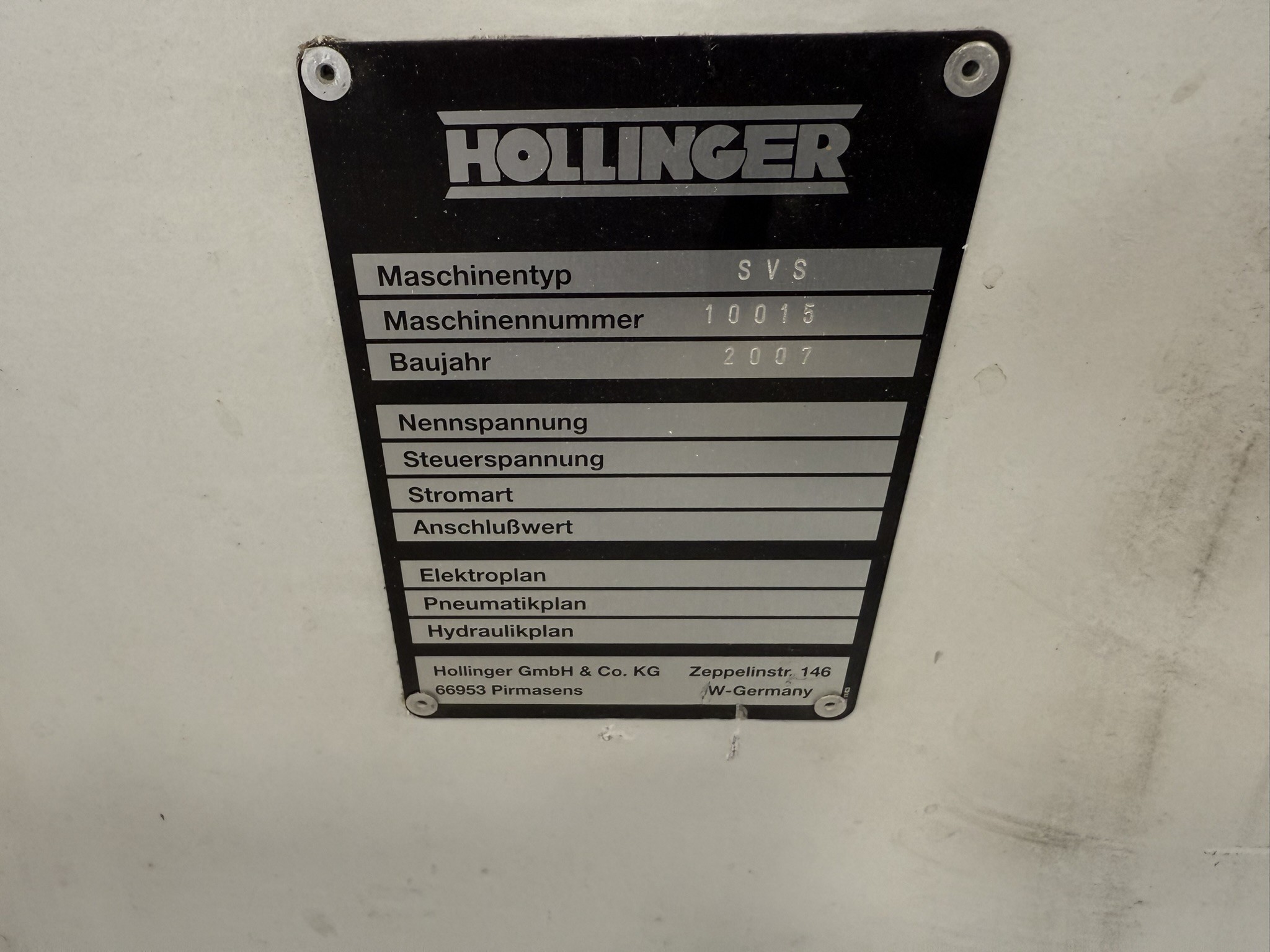 Machines for the production of plastic windows-5