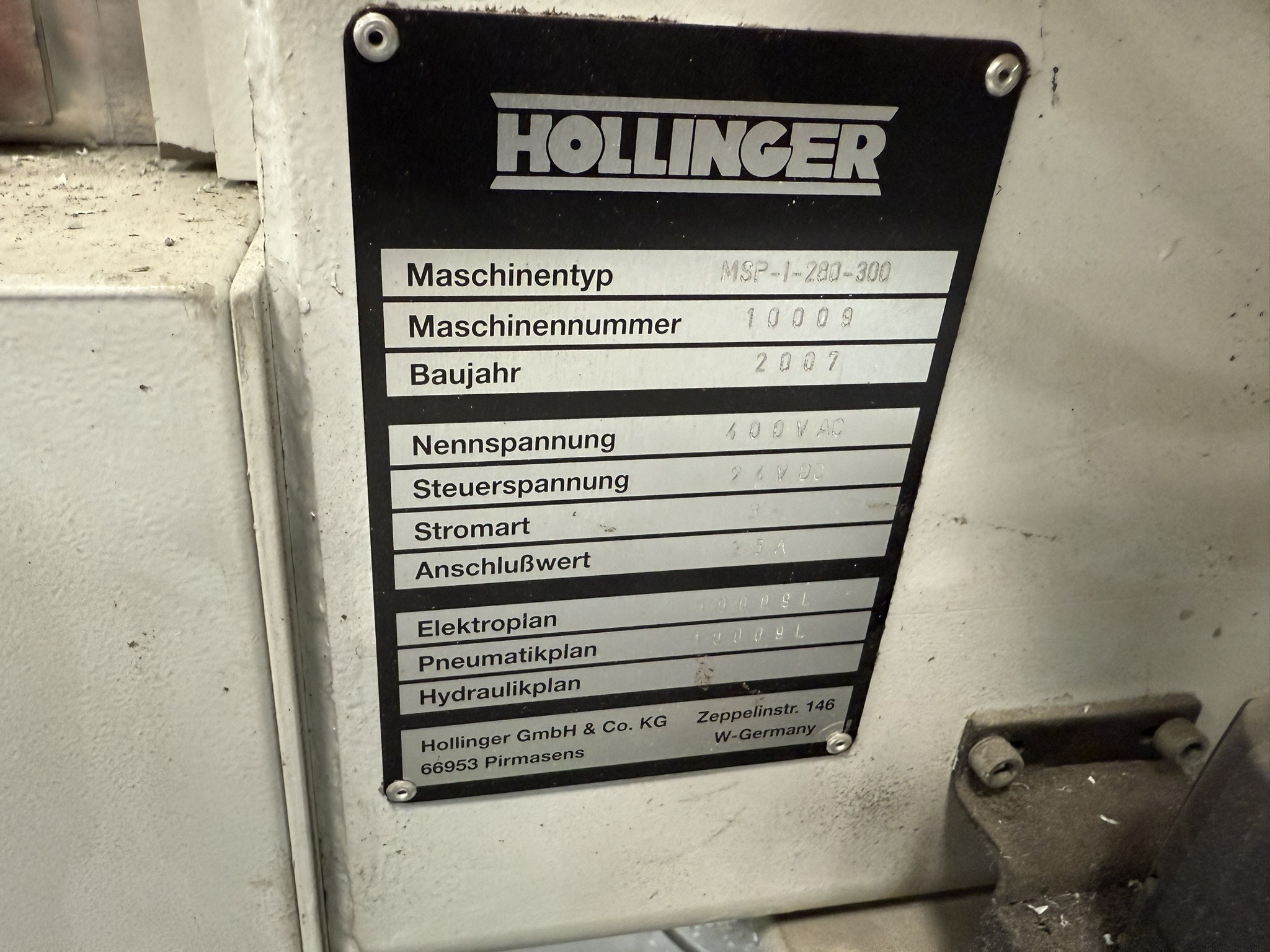 Machines for the production of plastic windows-6