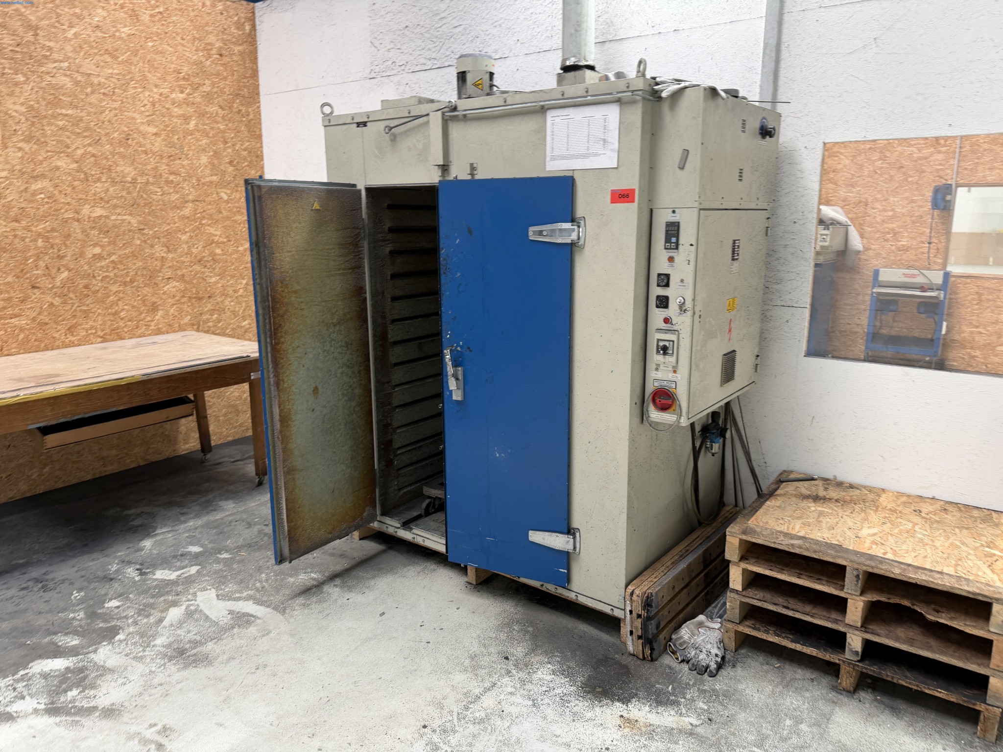 Operating equipment of a technical flocking company - flocking systems, surface technology-8