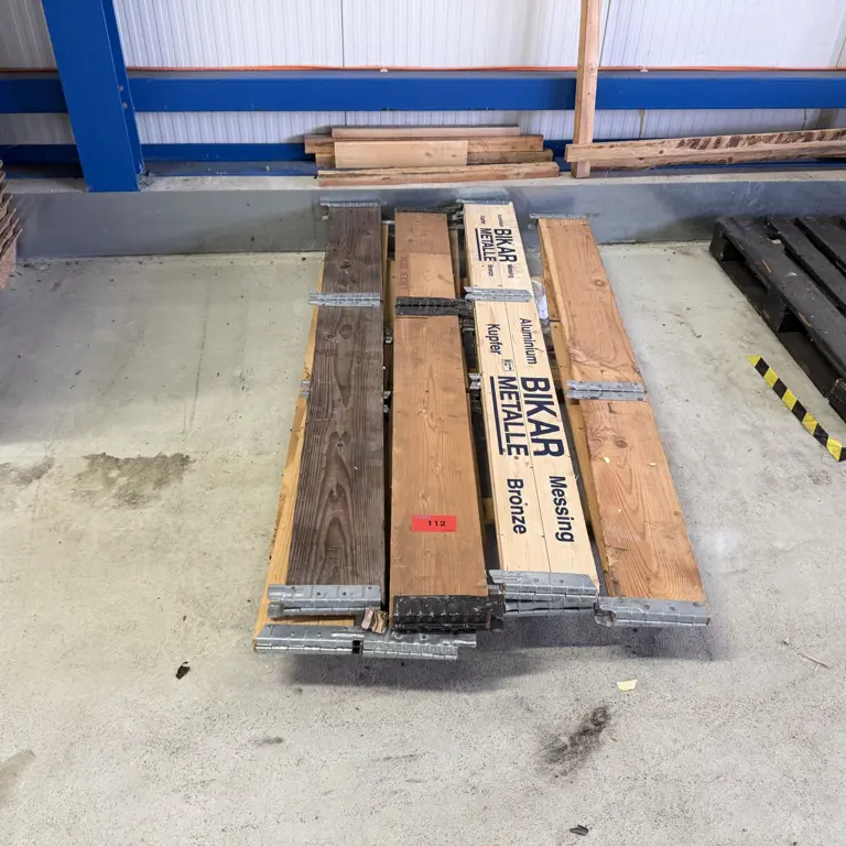 8 Pallet frame