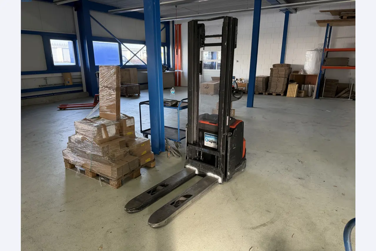 Operating equipment of a technical flocking company-3