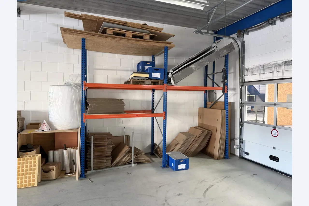 Operating equipment of a technical flocking company-1