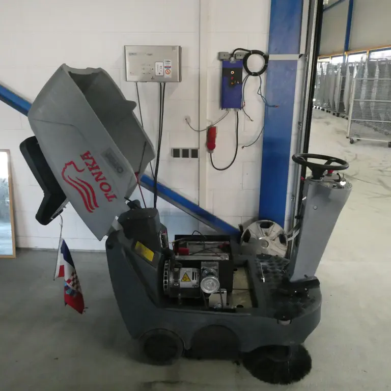 Ride-on sweeper Nilfisk SR1000S B