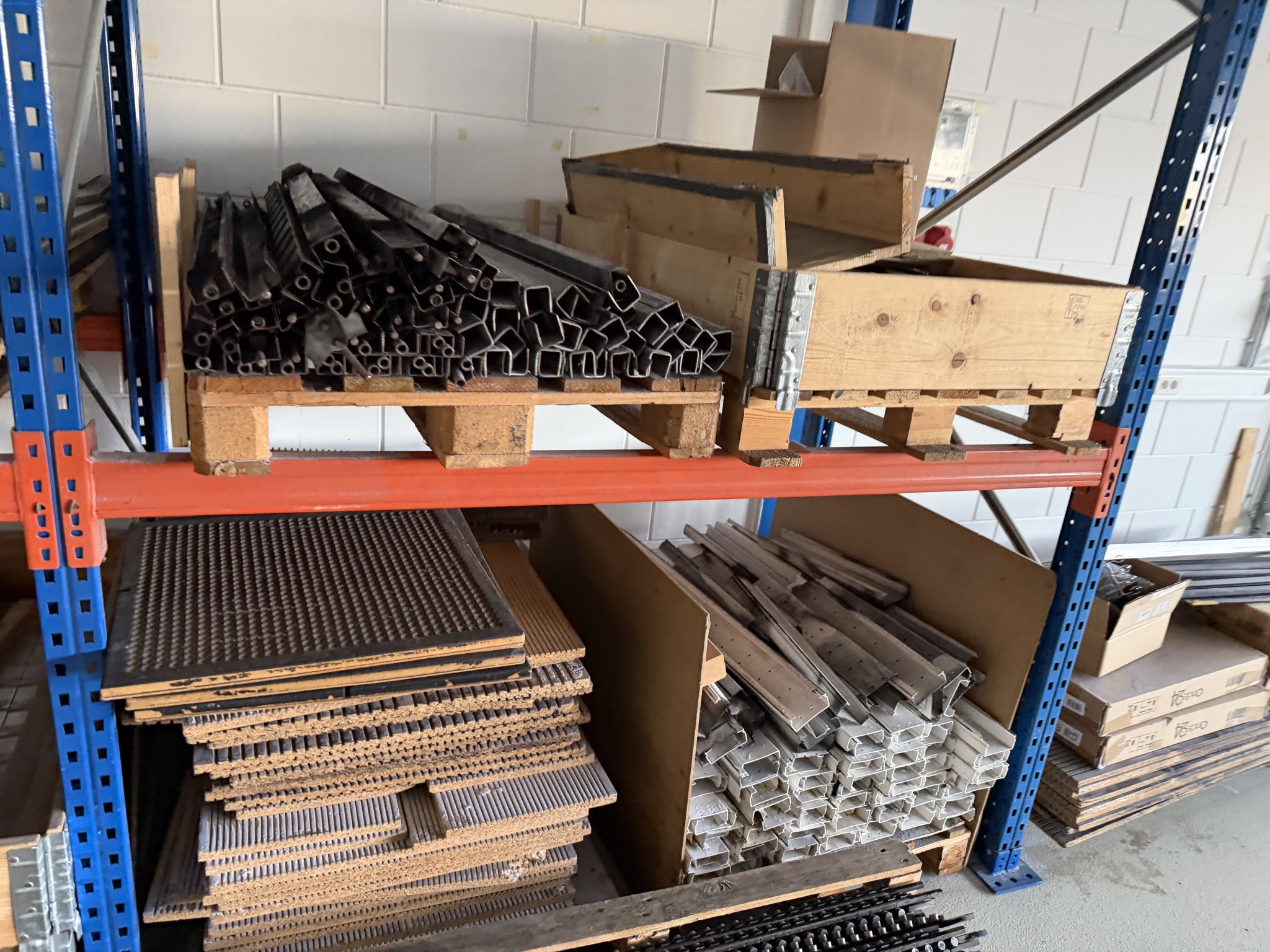 Operating equipment of a technical flocking company-4