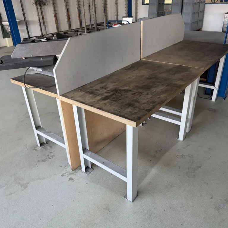 4 Work tables