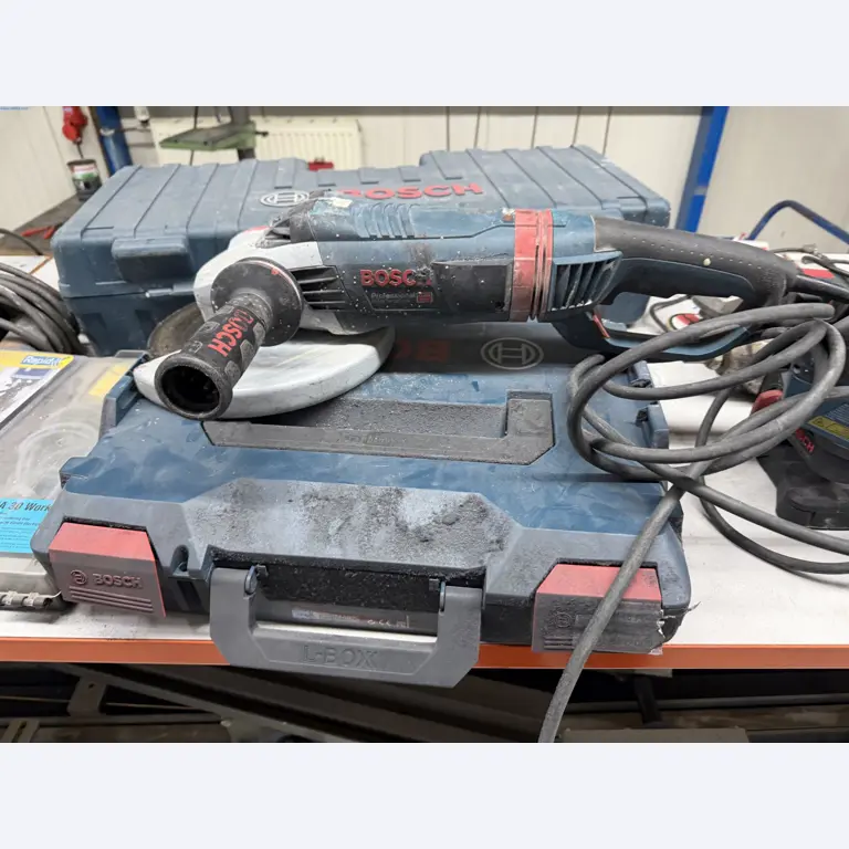 Operating equipment of a technical flocking company-2