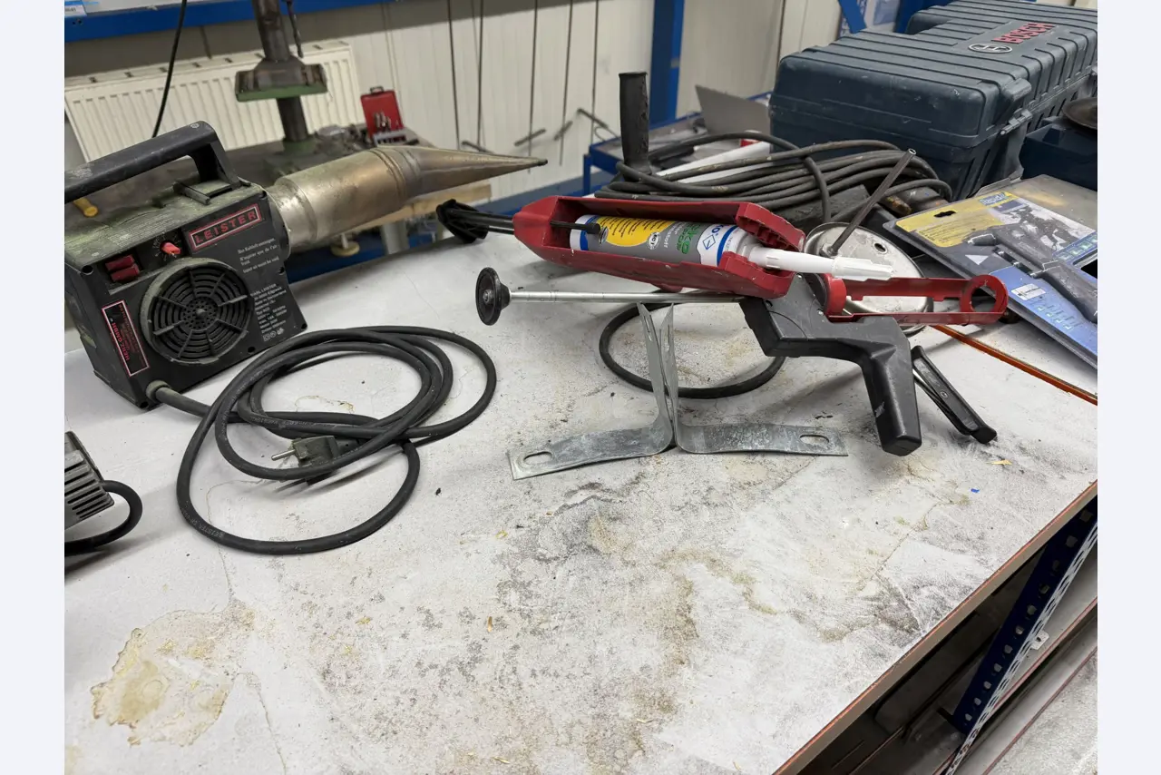 Operating equipment of a technical flocking company-4