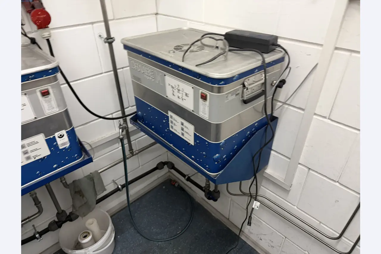 Operating equipment of a technical flocking company-4