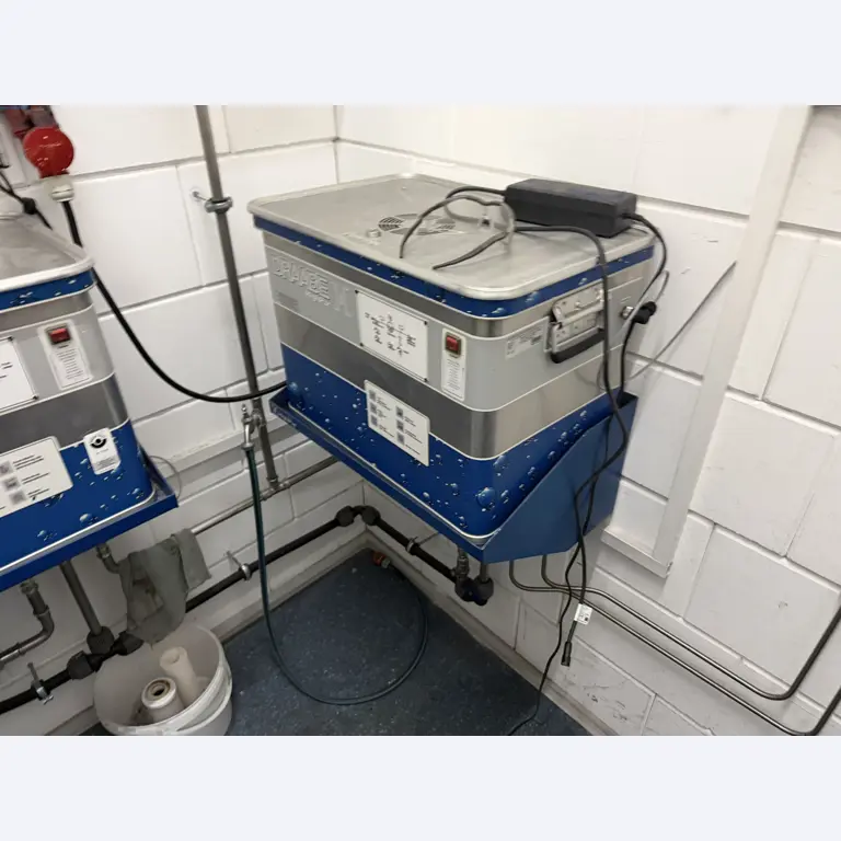 Operating equipment of a technical flocking company-4