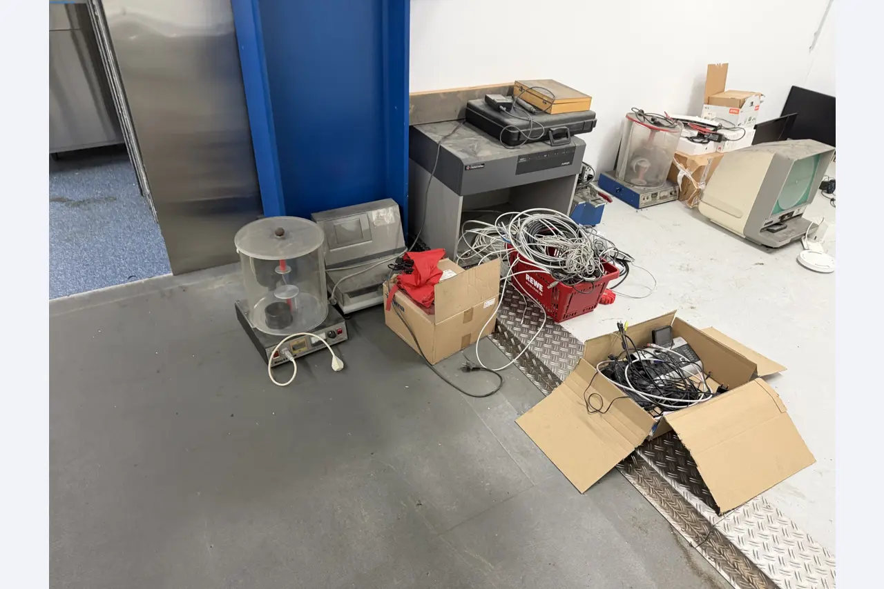 Operating equipment of a technical flocking company-5