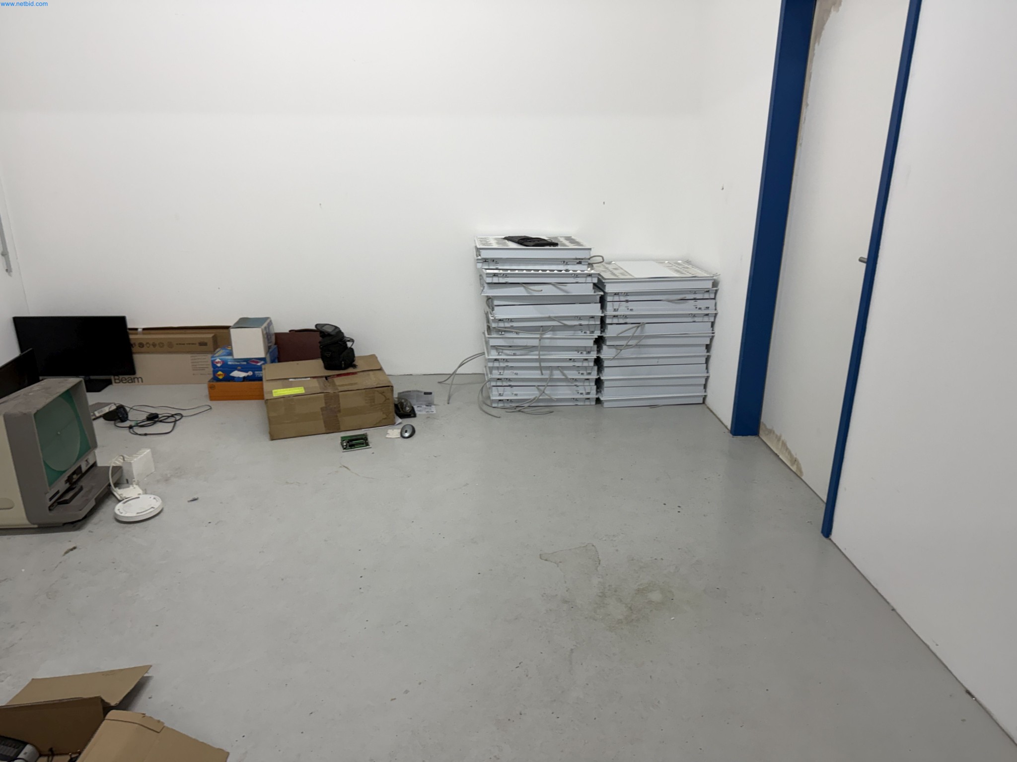 Operating equipment of a technical flocking company-7