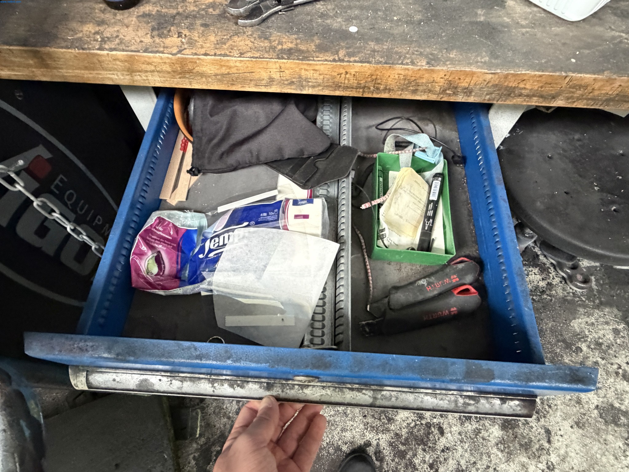 Operating equipment of a technical flocking company-5