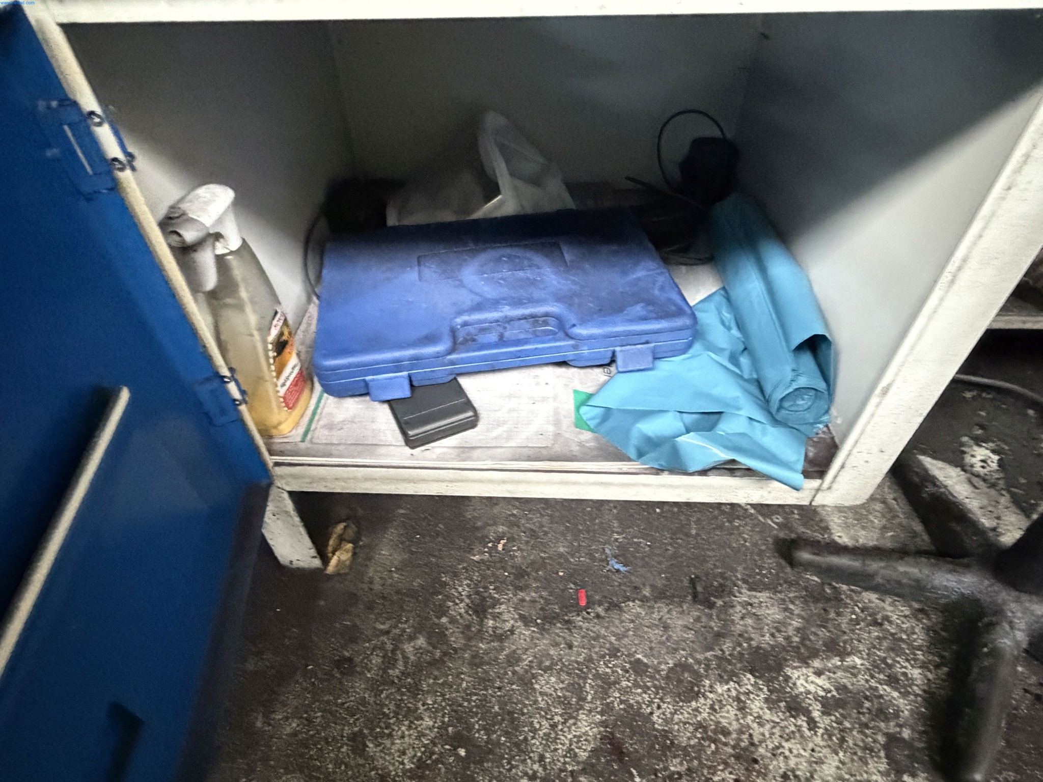 Operating equipment of a technical flocking company-6