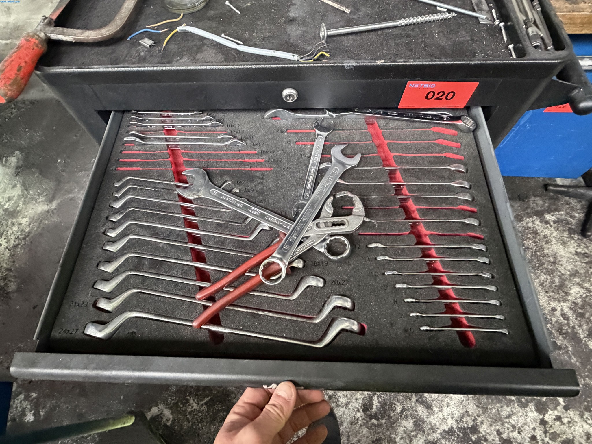 Operating equipment of a technical flocking company-3