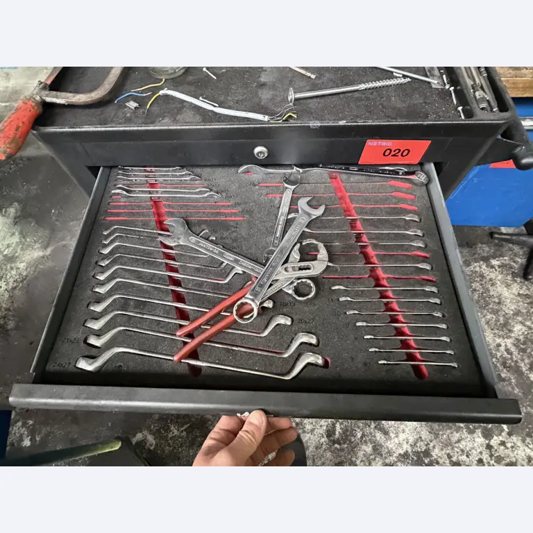 Operating equipment of a technical flocking company-3