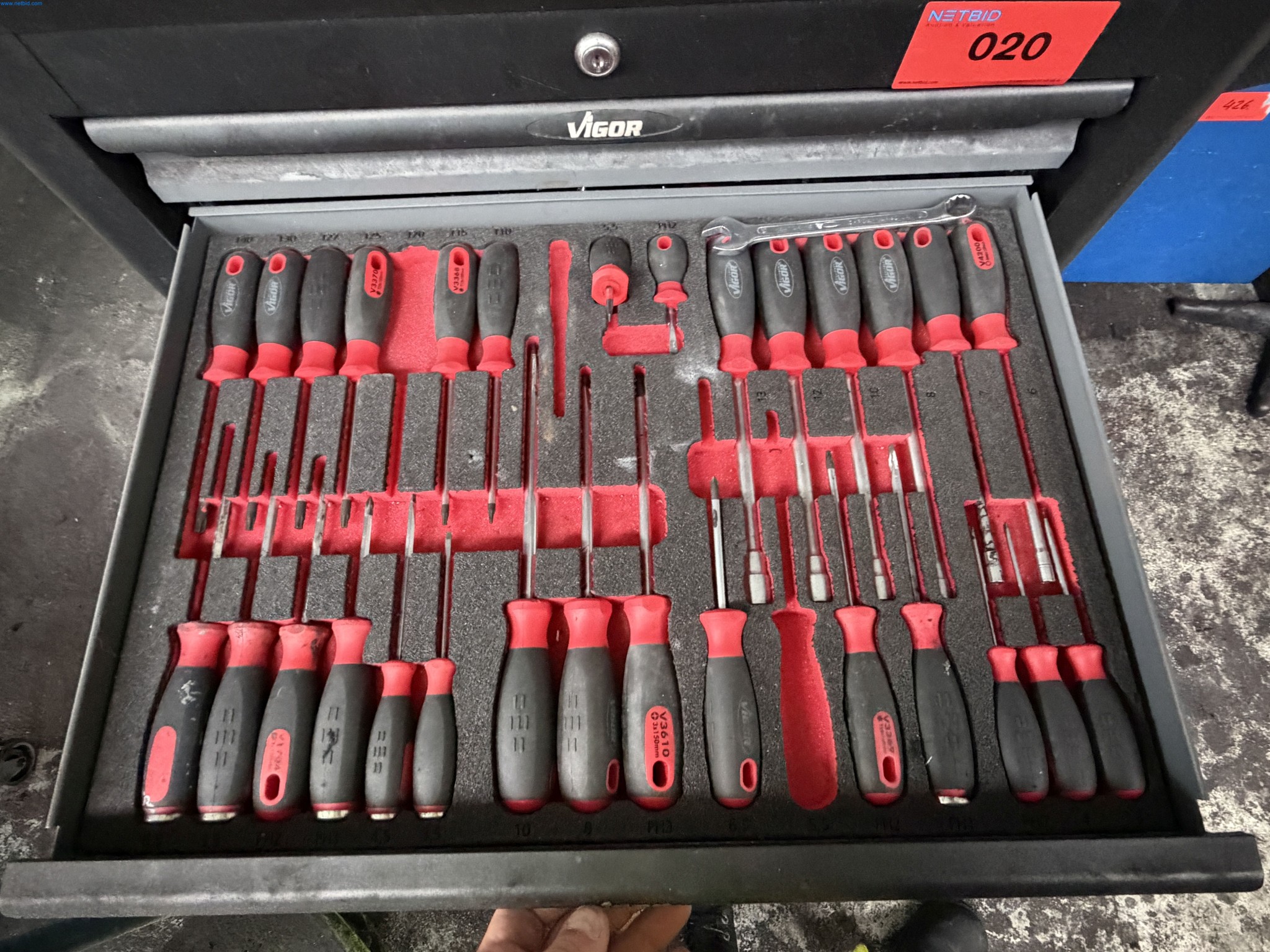 Operating equipment of a technical flocking company-4