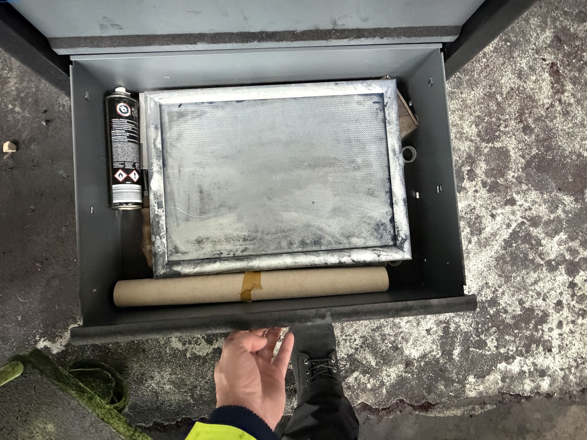 Operating equipment of a technical flocking company-9