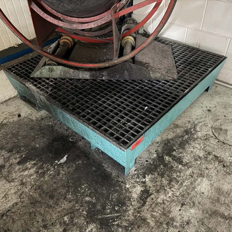 Hazardous goods drip tray