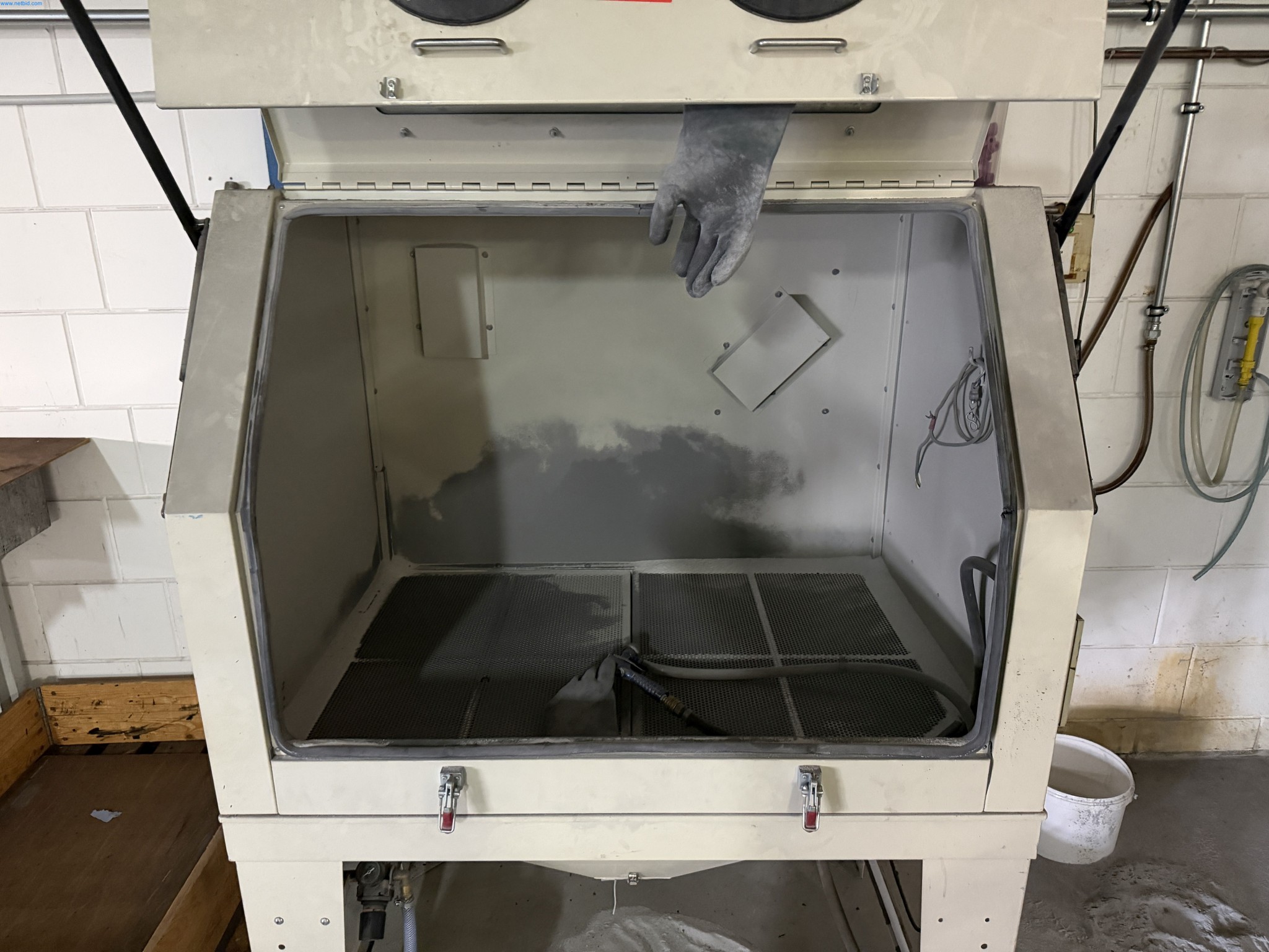 Operating equipment of a technical flocking company-3