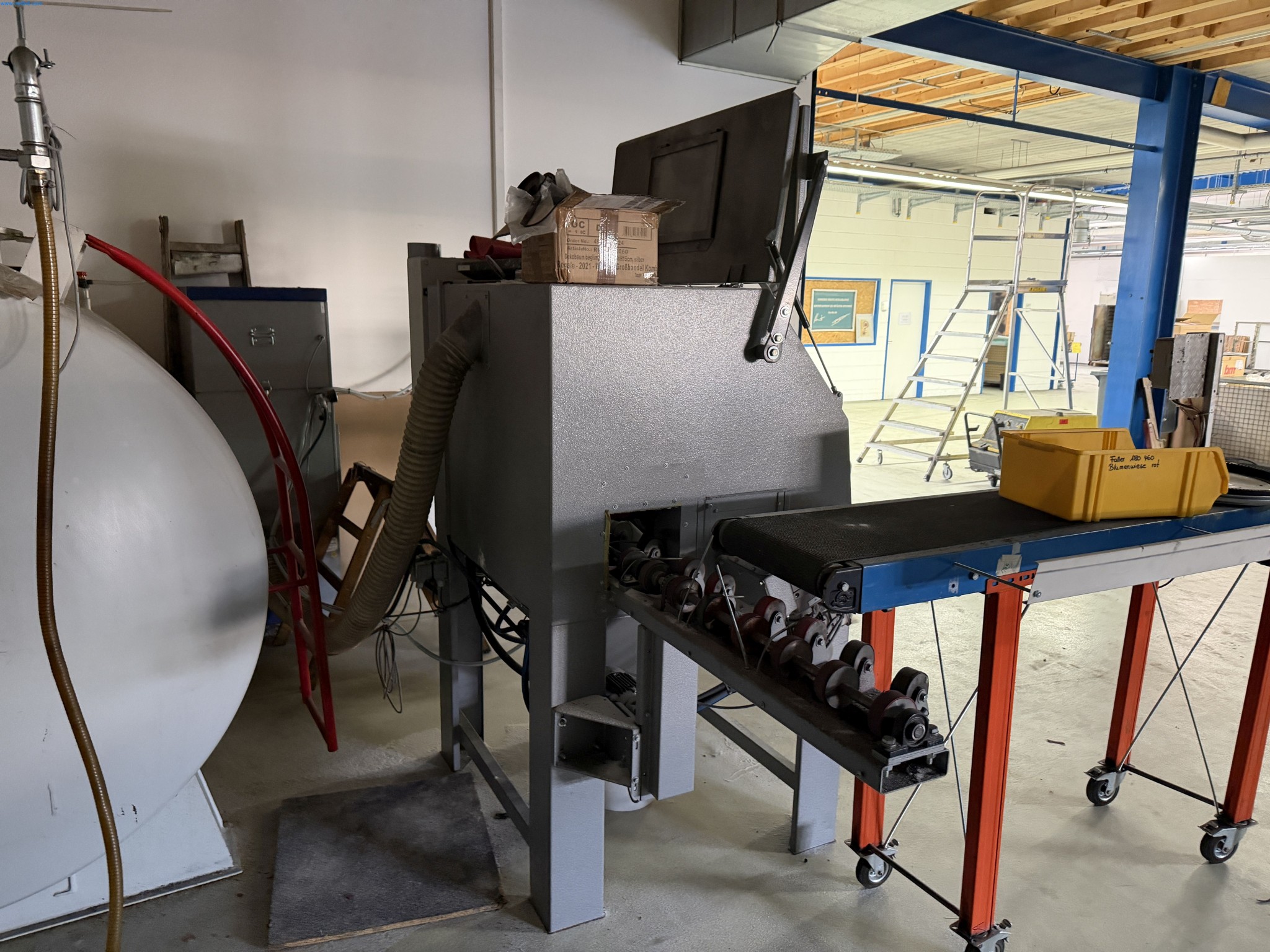 Operating equipment of a technical flocking company-4