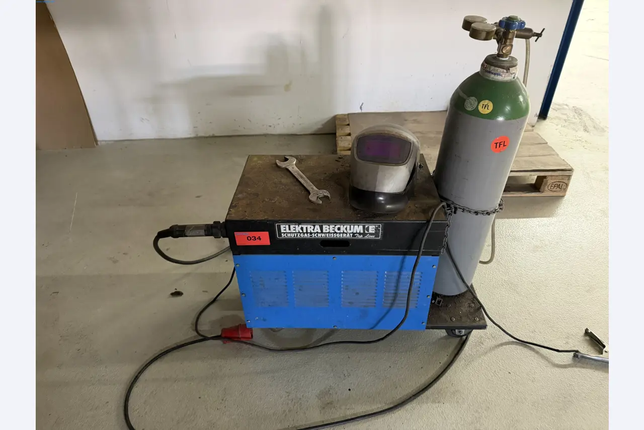 Operating equipment of a technical flocking company-1