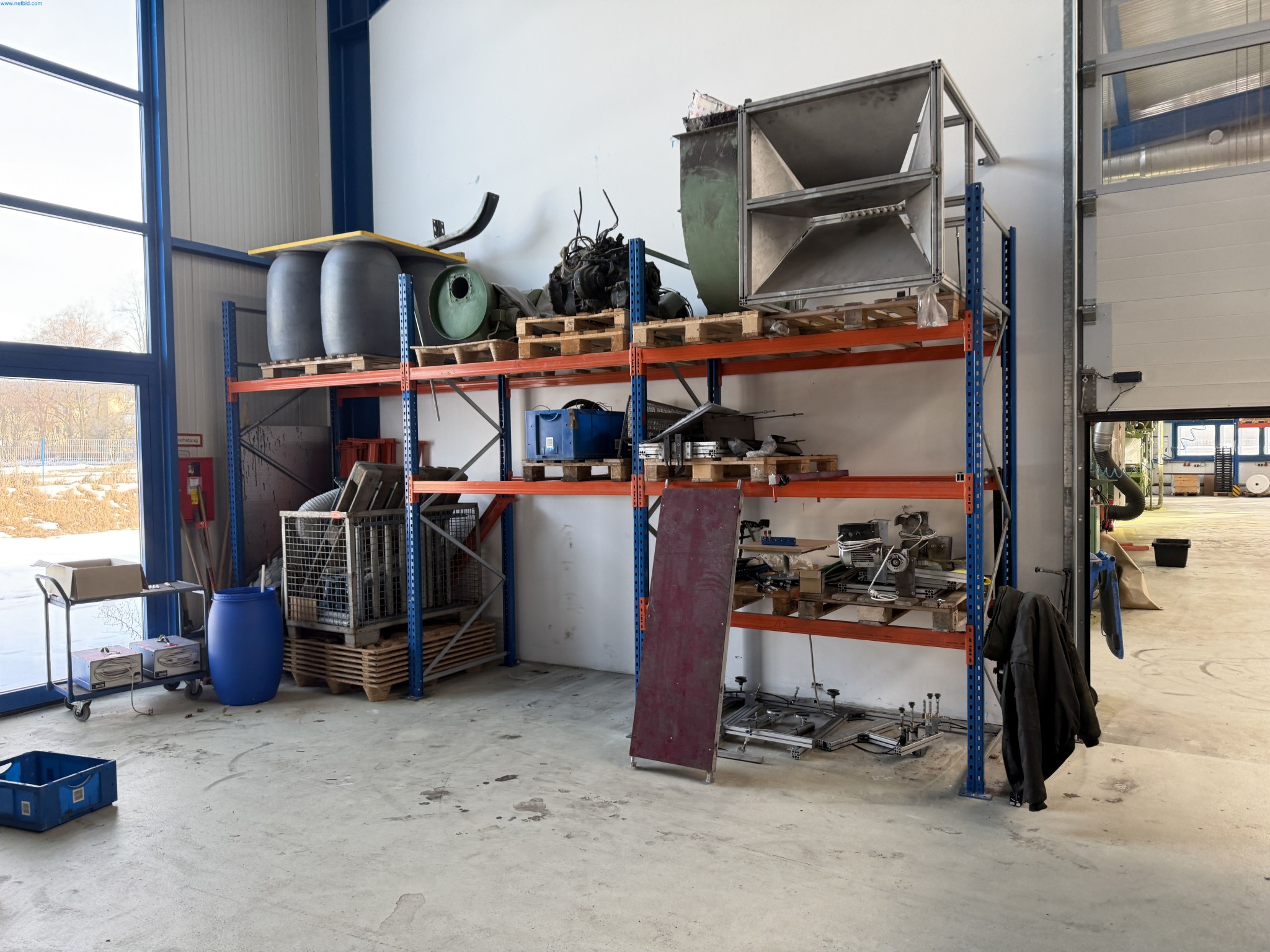 Operating equipment of a technical flocking company-2