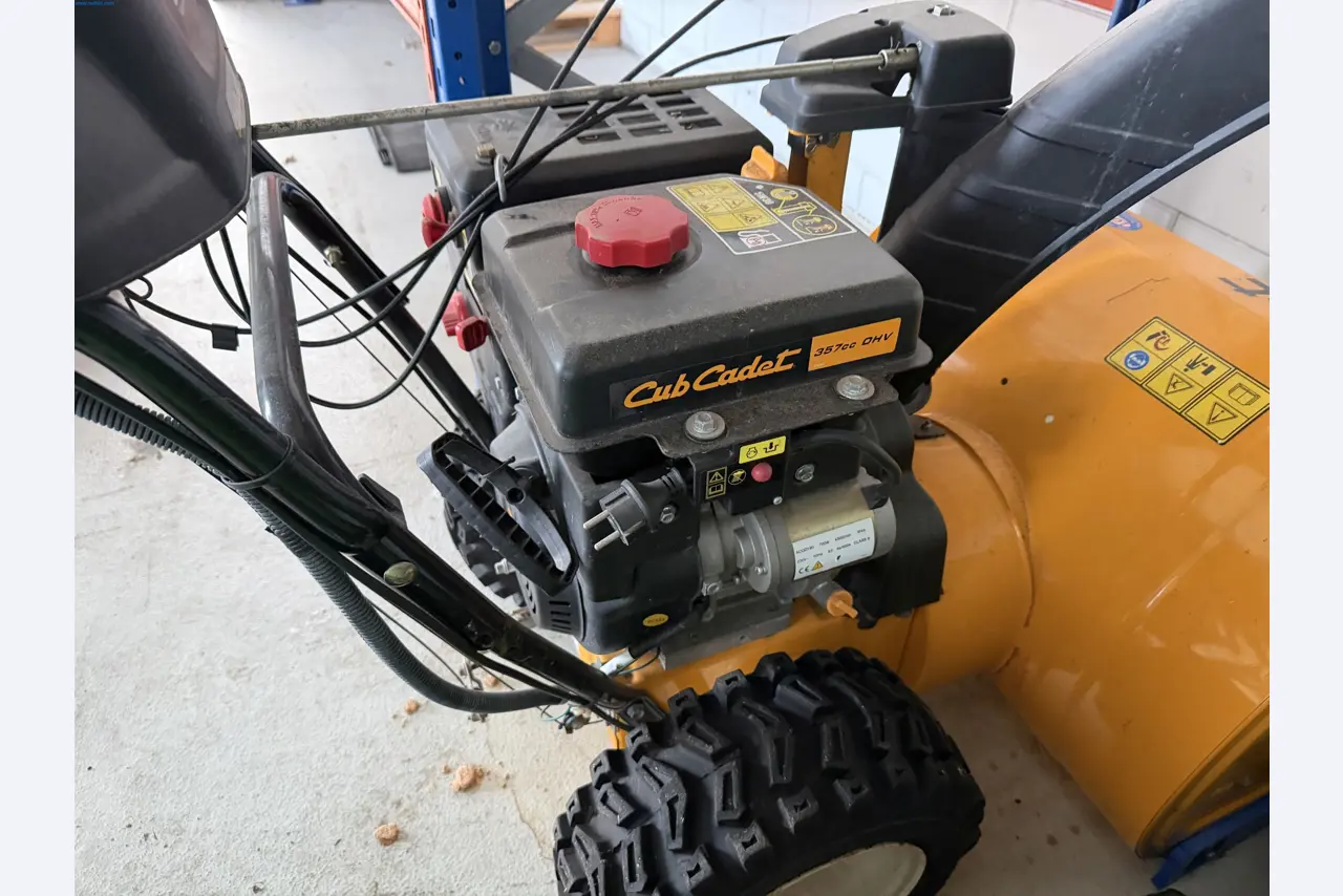 Operating equipment of a technical flocking company-3