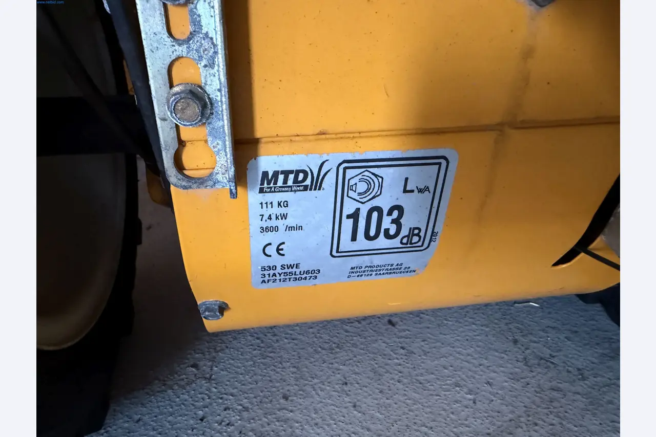 Operating equipment of a technical flocking company-5