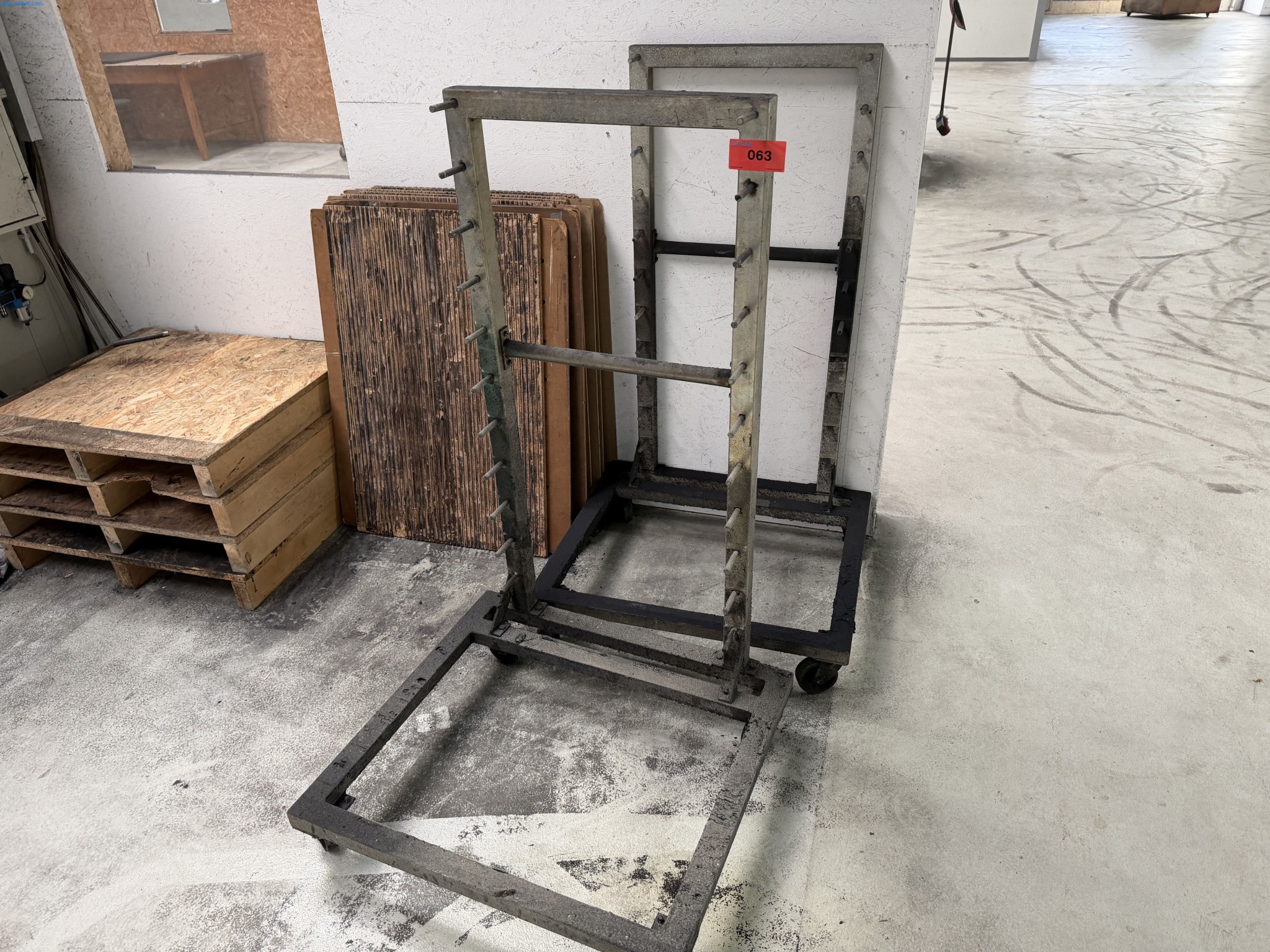 Operating equipment of a technical flocking company-3