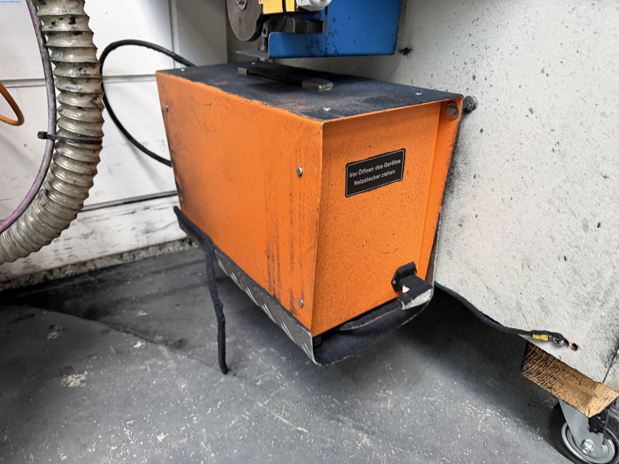 Operating equipment of a technical flocking company-3