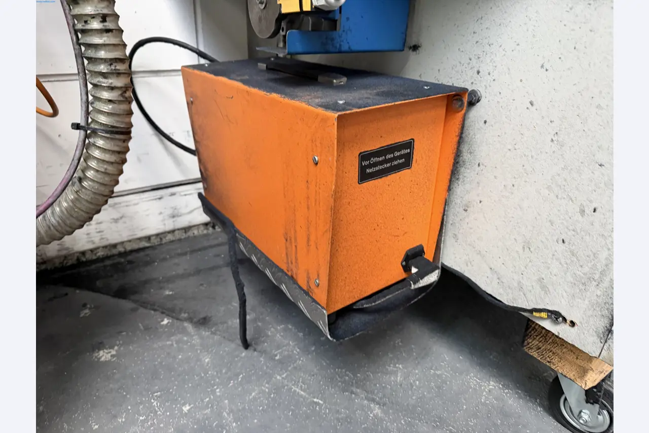 Operating equipment of a technical flocking company-3