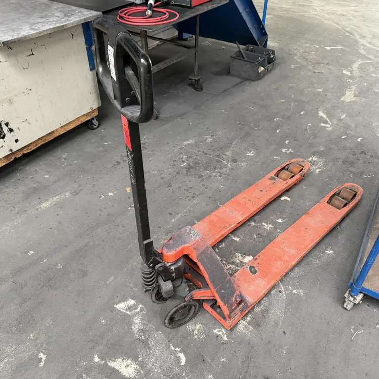 Pallet truck BT Lifter