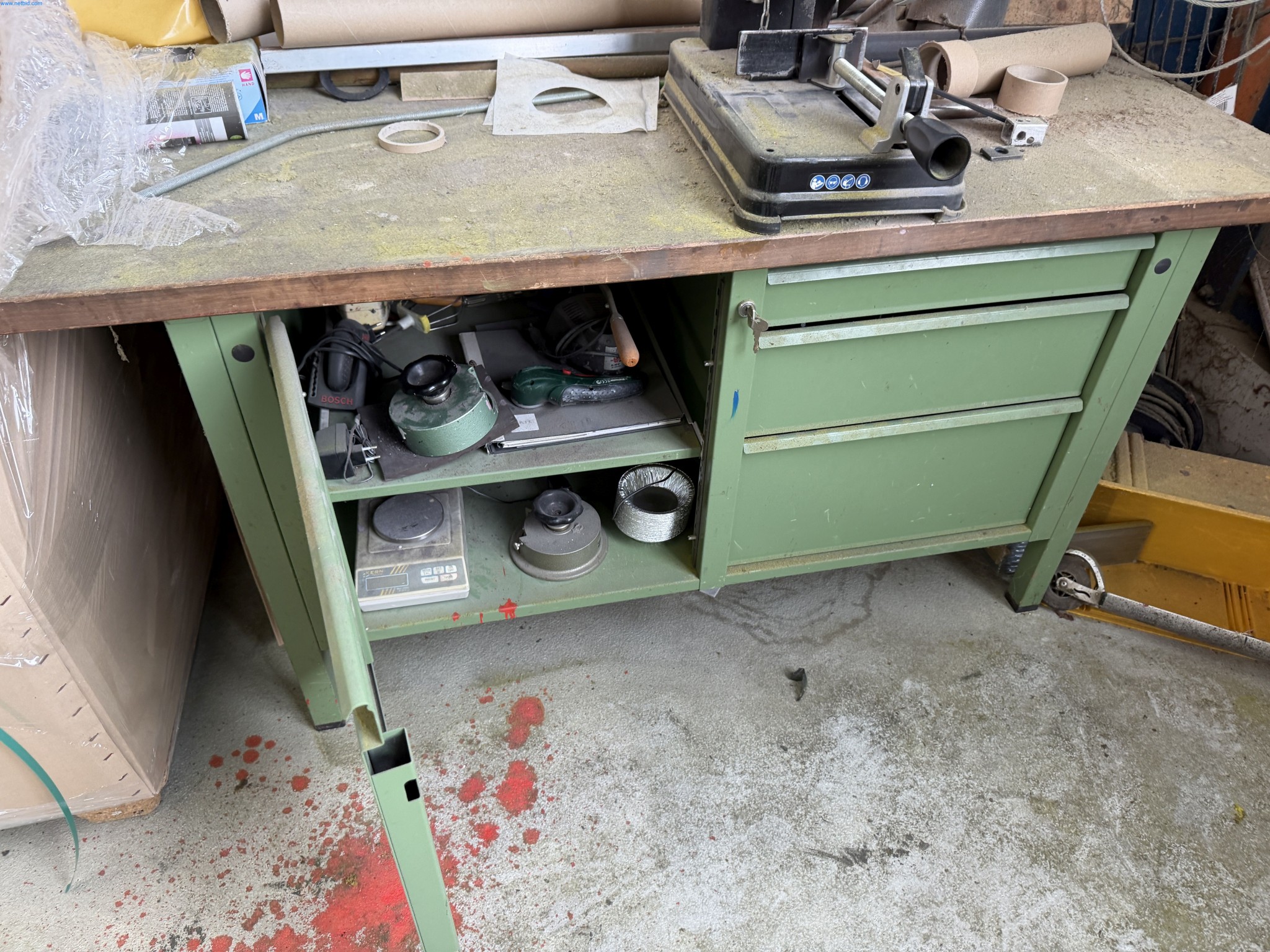 Operating equipment of a technical flocking company-4