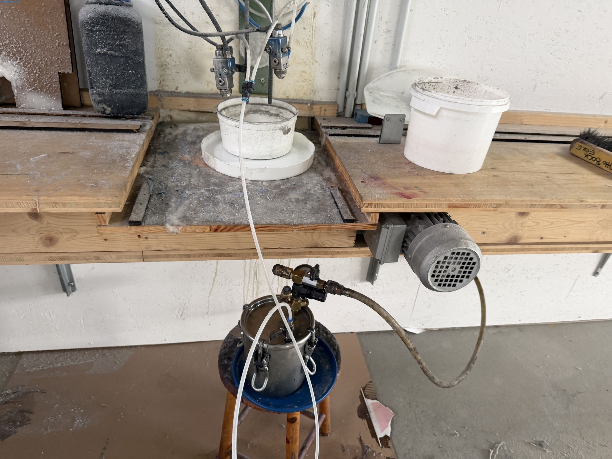 Operating equipment of a technical flocking company-4