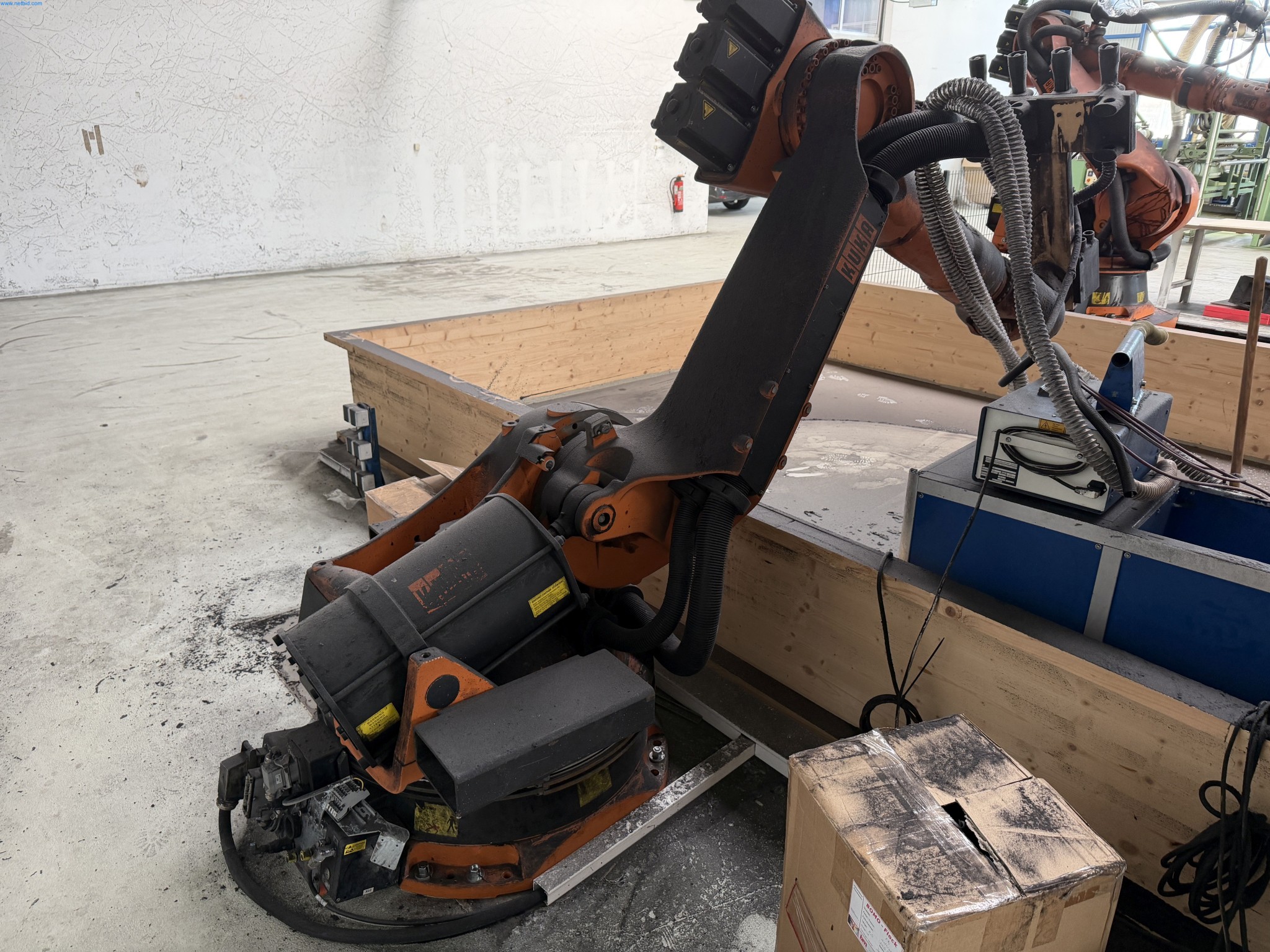 Operating equipment of a technical flocking company-2