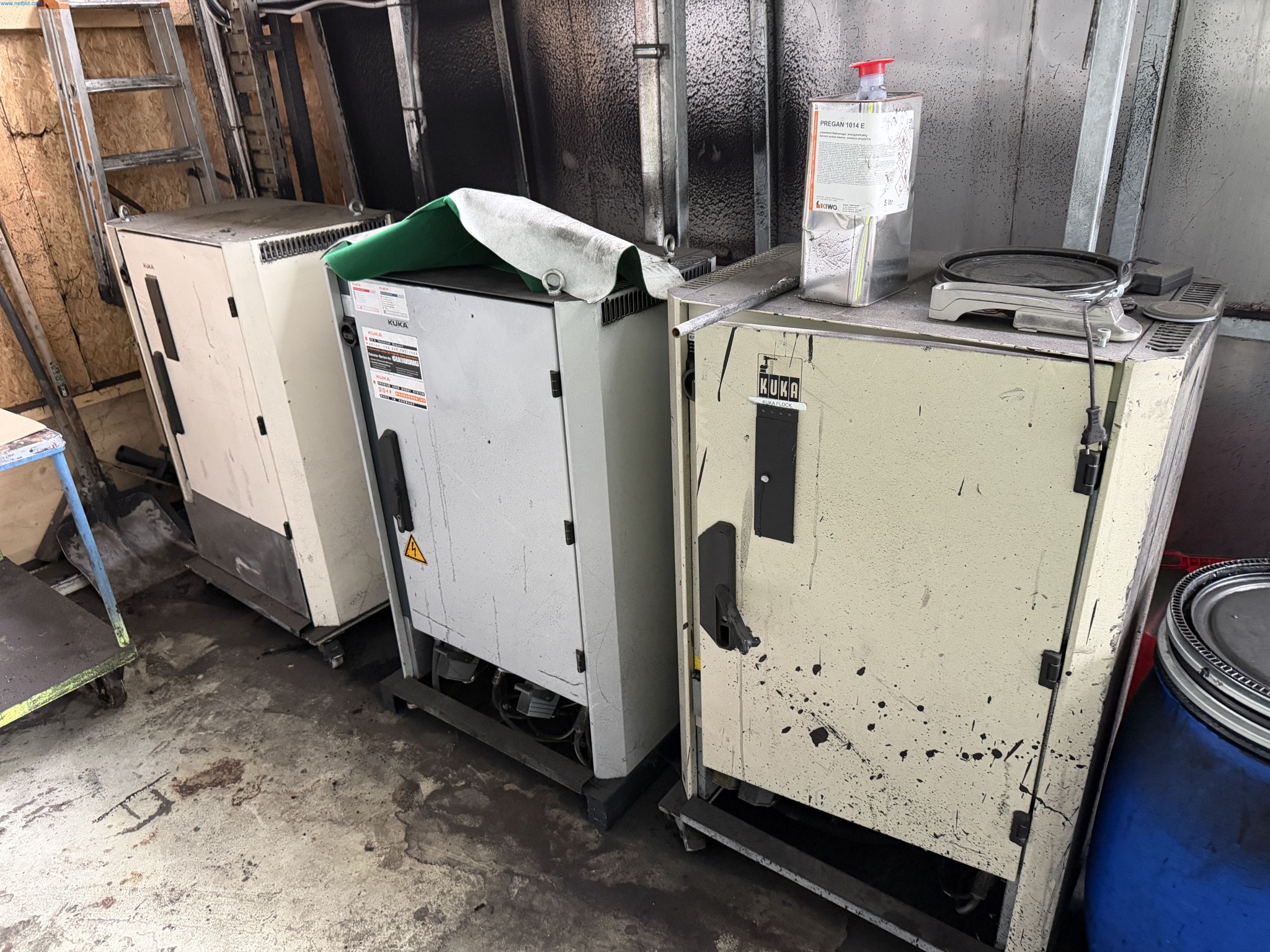 Operating equipment of a technical flocking company-5